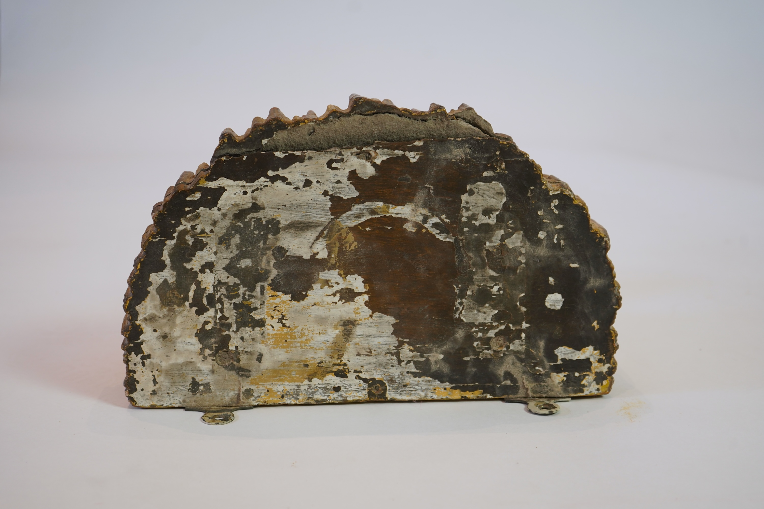 A late 18th / early 19th century carved and gilded wall bracket